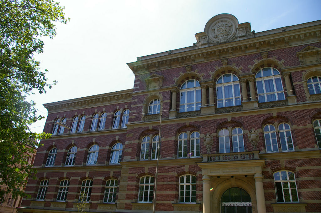 Zukunft beginnt jetzt – beim “Tag der Unternehmen” an der Hermann-von-Helmholtz-Realschule